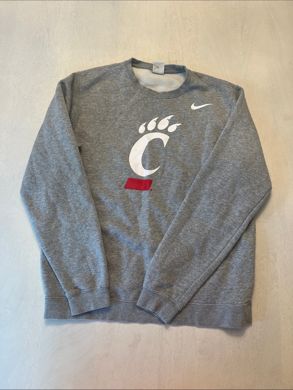 Nike Men’s University of Cincinnati Gray Crewneck Sweatshirt